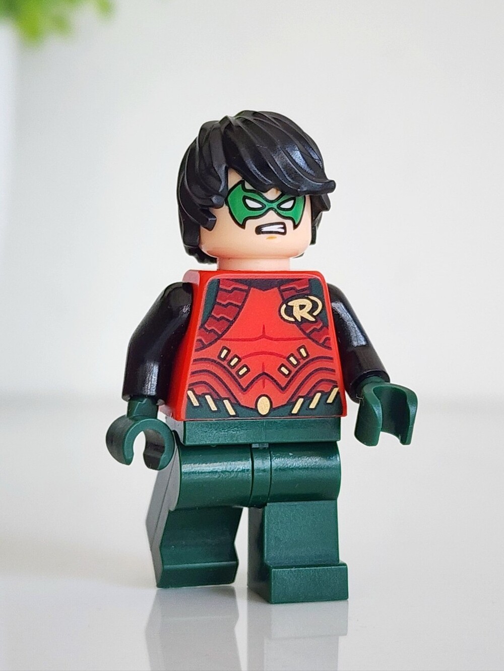 Authentic LEGO DC Super Heroes Robin SH194 Dark  Minifigure 76034 Batman